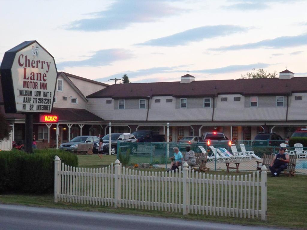 Cherry Lane Motor Inn Amish Country Ronks Buitenkant foto