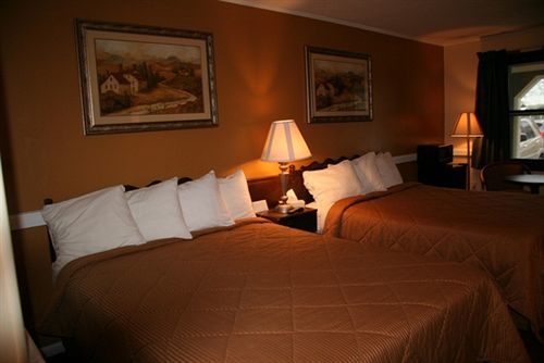 Cherry Lane Motor Inn Amish Country Ronks Buitenkant foto